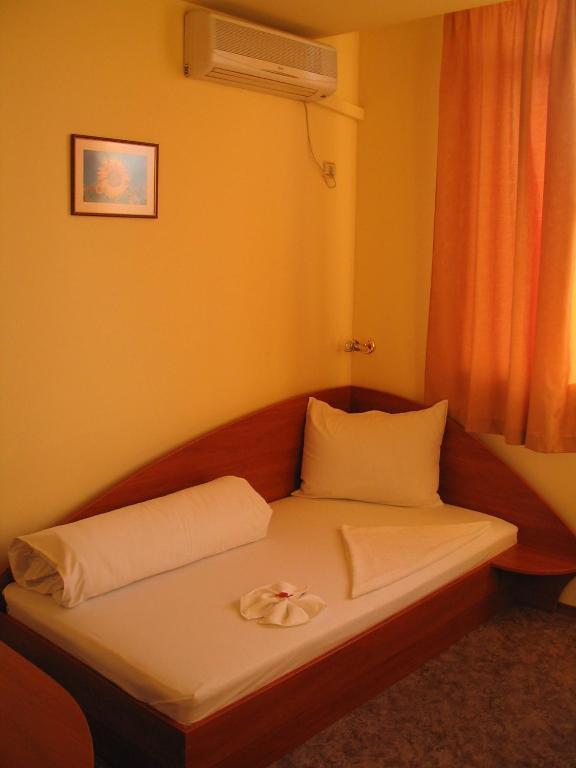 Family Hotel Familya Ruse Room photo