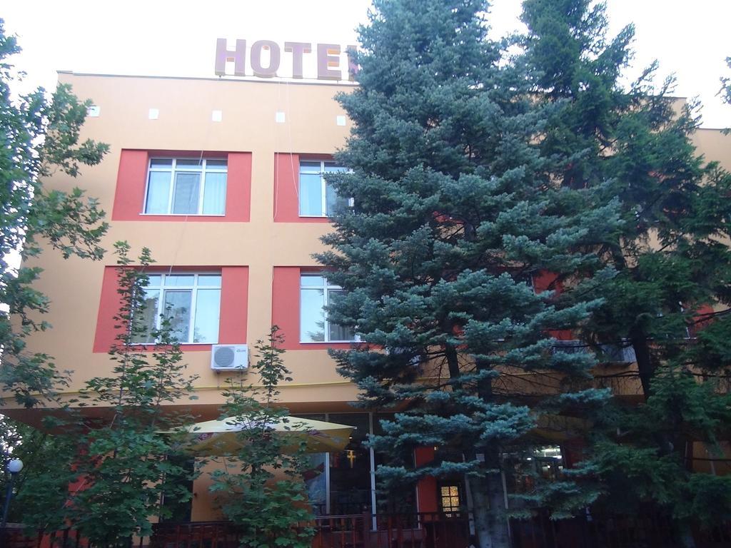 Family Hotel Familya Ruse Exterior photo