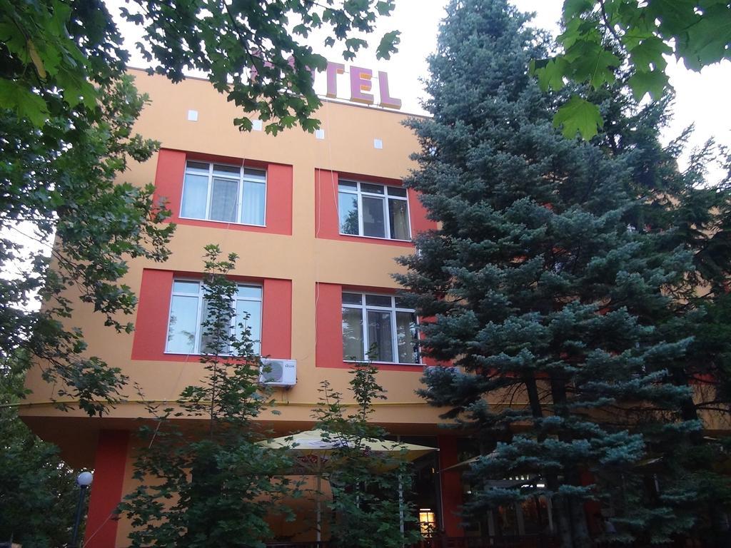 Family Hotel Familya Ruse Exterior photo